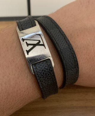 Bracciale Louis Vuitton Pelle Nera Placca Unisex