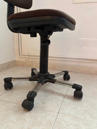 Silla de oficina móvil con ruedas