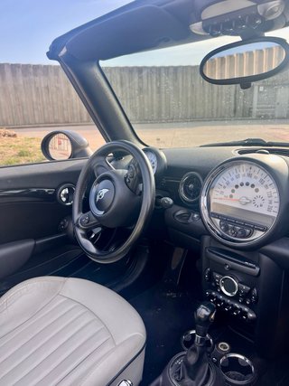 MINI Cabrio 2012