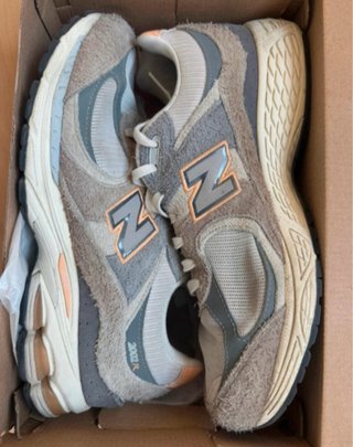 New Balance 2002R Gris/naranja