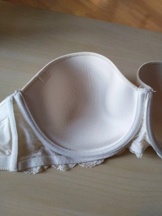 Sujetador Calvin Klein sin tirantes beige