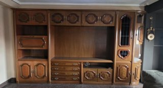 Mesa comedor, sillas, mueble principal y aparador