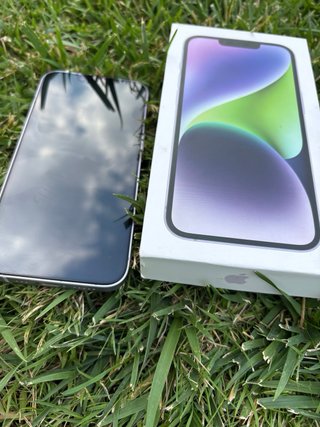 iPhone 14 Morado Casi Nuevo