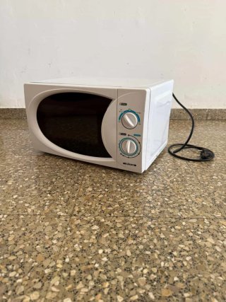 Microondas blanco