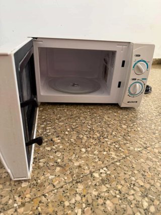 Microondas blanco