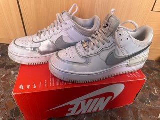 Nike Air Force 1 Shadow Plata y Blanco