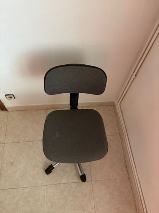 Silla de oficina con ruedas