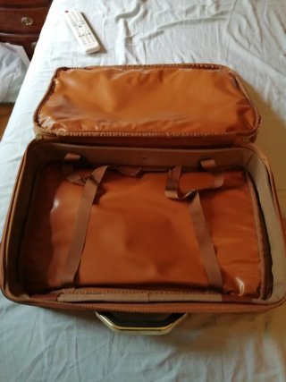Bolso Maleta Samsonite Marrón Colgar