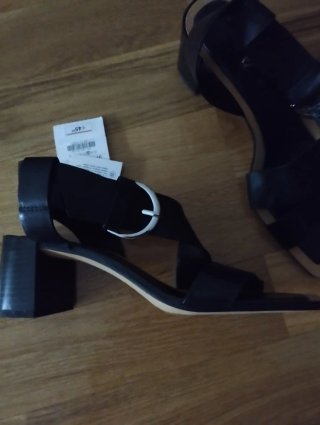 Sandalias tacón piel Zara Mujer