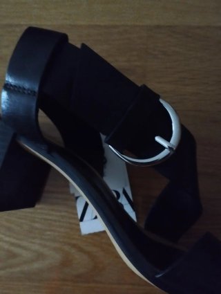 Sandalias tacón piel Zara Mujer