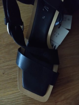Sandalias tacón piel Zara Mujer