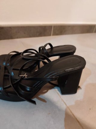 Zapatos de fiesta negros con plataforma