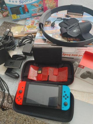 Nintendo Switch + Giochi e Accessori