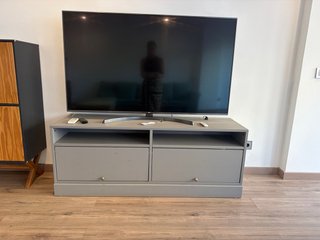 Mueble TV gris 2 cajones madera