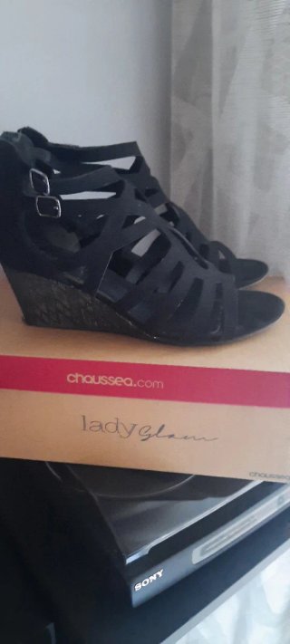 Sandalias de cuña negras Lady Glam