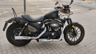Harley-Davidson 883 Iron Negra