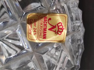 Scatola in cristallo con etichetta