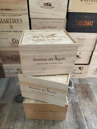 3 Cajas grandes de madera con tapa corredera.