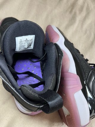 Zapatos Jordan Negros y Morados
