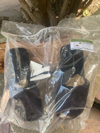 Chanclas Zara Home acolchadas negras T.39