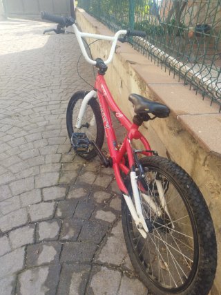 Bicicleta BMX Monty 139 Series Roja