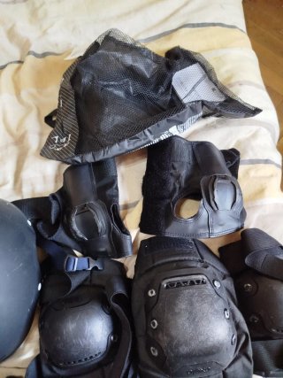 Kit Patinaje Oxelo: Casco, Protecciones y Patines