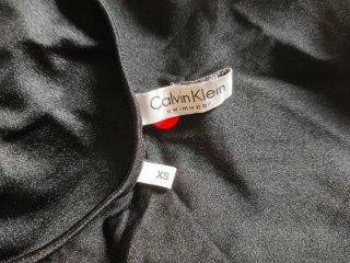 Traje de baño Calvin Klein negro y naranja