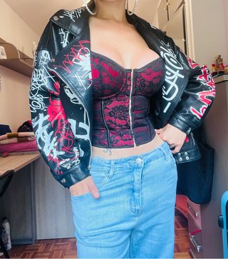 Chaqueta cuero graffiti negra