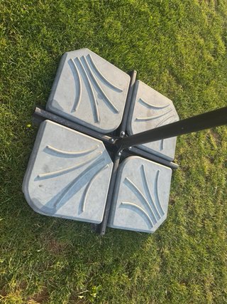 Sombrilla excéntrica 3x3m con base