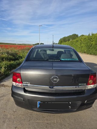 Opel Astra 2012 URGE VENTA LEER TODO EL ANUNCIO.