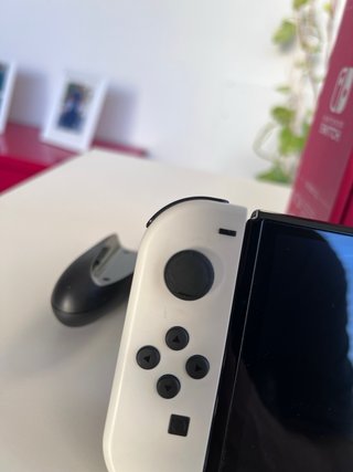 Nintendo Switch OLED en caja