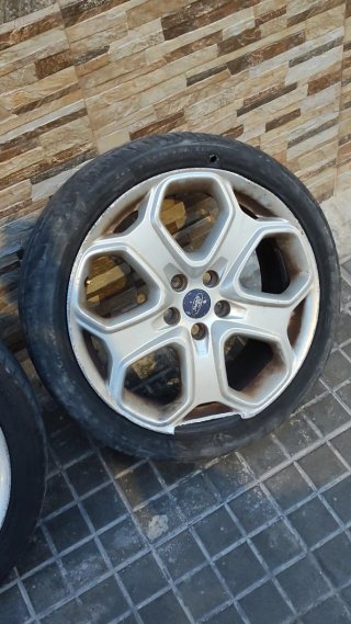 Llantas Ford