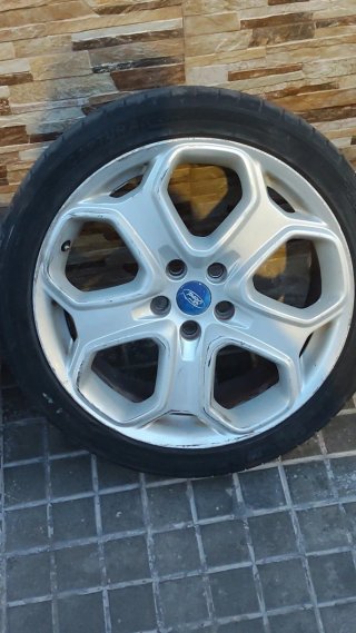 Llantas Ford