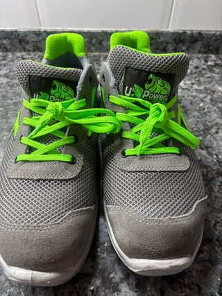 Zapatos de seguridad U-Power grises y verdes