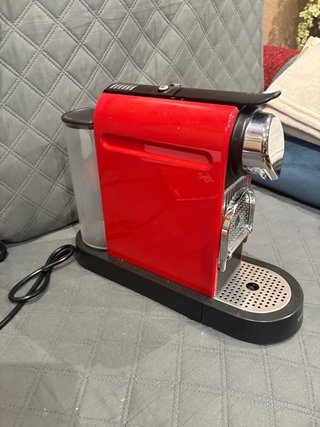 Cafetera Krups Roja + Cajón + Cápsulas