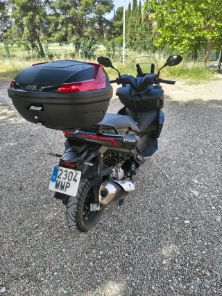Moto Scooter 125cc Negra y Azul