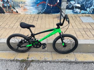 Bicicleta BMX Monty Verde y Negra