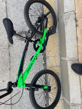 Bicicleta BMX Monty Verde y Negra