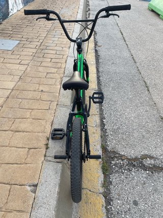 Bicicleta BMX Monty Verde y Negra