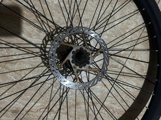 Rueda de bicicleta con disco de freno