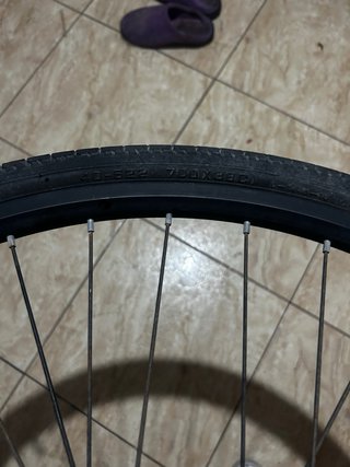 Rueda de bicicleta con disco de freno