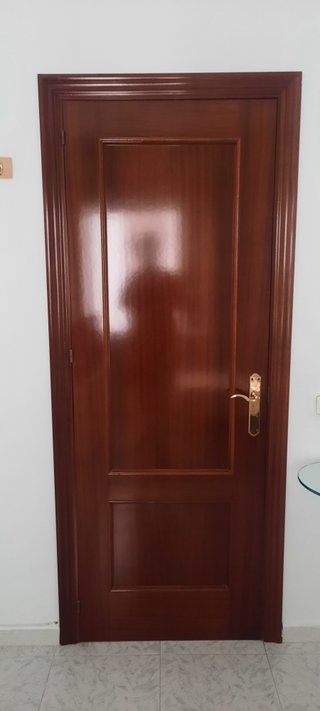 Puerta de madera interior