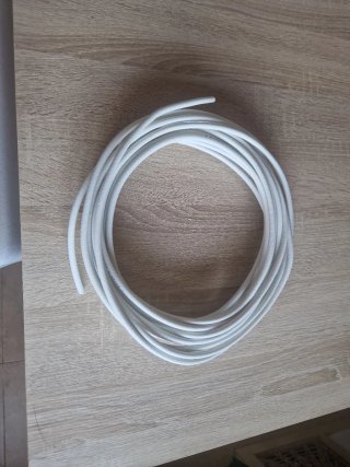 Cable de antena blanco