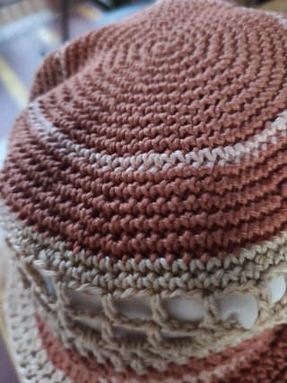 Cappello donna uncinetto beige e marrone