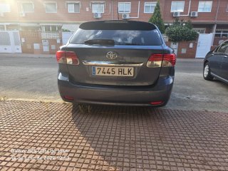 Toyota Avensis 2012