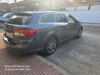 Toyota Avensis 2012