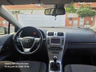 Toyota Avensis 2012