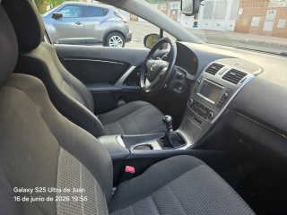 Toyota Avensis 2012
