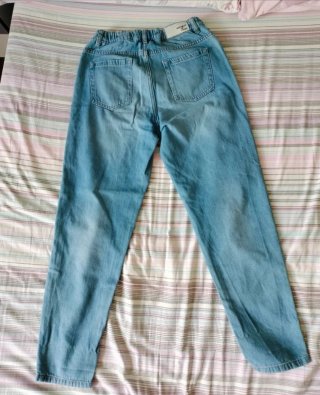 Jeans Mom Fit Strappi Azzurri Comodi
