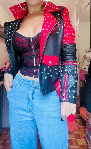 Chaqueta cuero tachas negra y roja